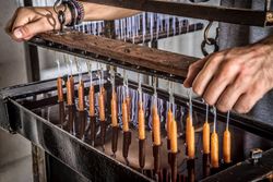 Honigkerze: Bedeutung, Wirkung und was es bedeutet, wenn sie tropft