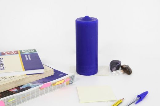 Transforma tu energía y alcanza tus metas académicas con la vela azul y estos trucos para estudiar 📚✨