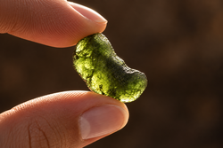 Moldavita: la única piedra que no recomendamos