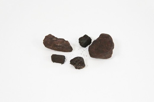 Pietra magnetica minerale burattata, sacchetto da 100 g