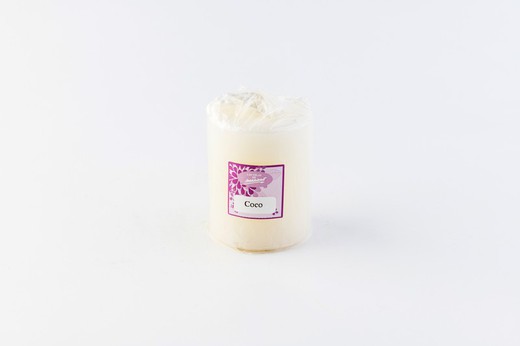 Small scented coconut candle