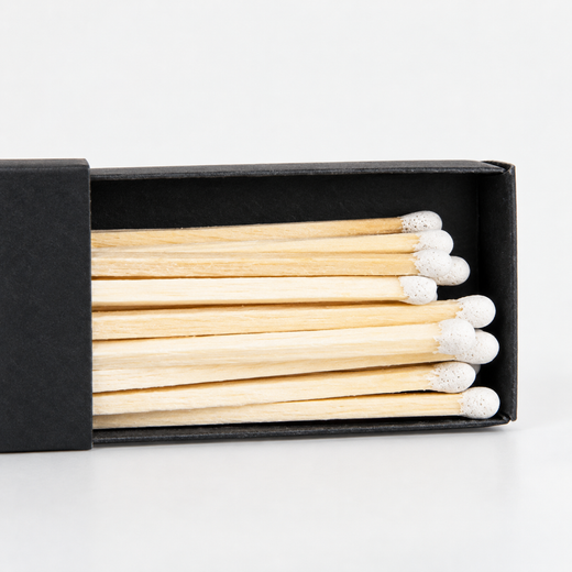 Boîte d’allumettes en bois blanches