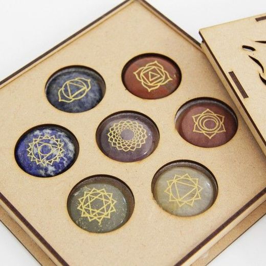 Caja De Madera Minerales Chakras con Inscripción