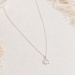 Collaret Flor de Lotus Argentat · Pau i Renaixement