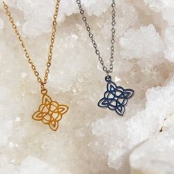 Collar Nus de Bruixa Daurat
